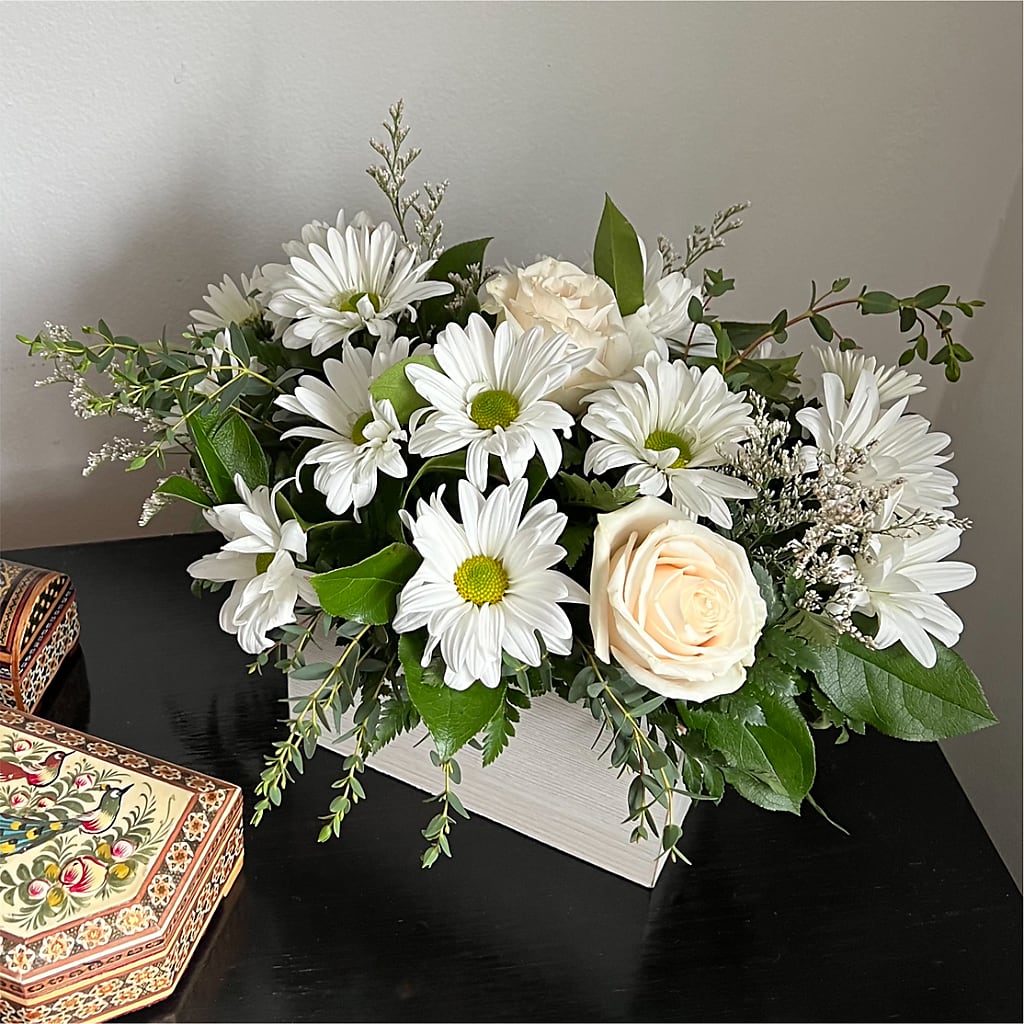 Fresh Linen Box Bouquet – CHARLY'S FLOWERS, San Jose CA